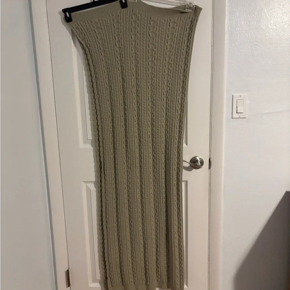 Saks Fifth Avenue Beige Cable Knit blanket